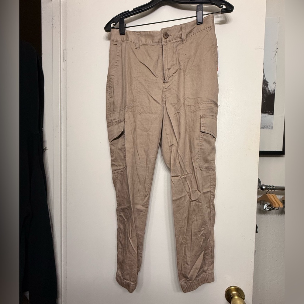 GAP Girlfriend Cargo Joggers | Petite 4 | Khaki Utility Pants